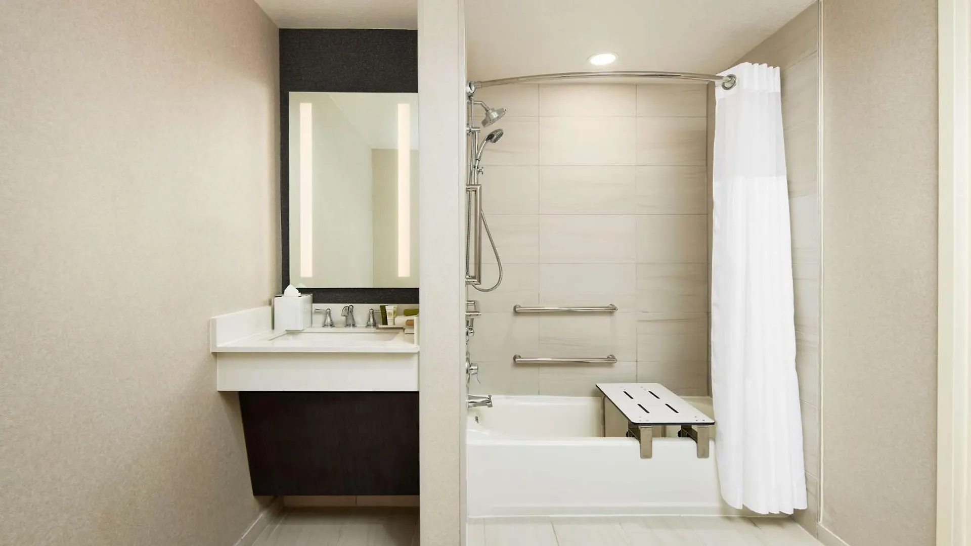 Hilton Charlotte Airport Hotel