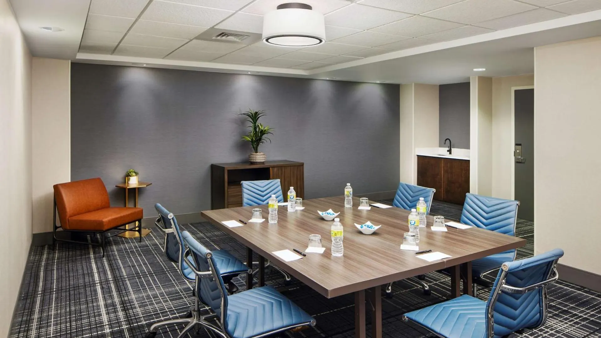 Hilton Charlotte Airport Hotel ABD
