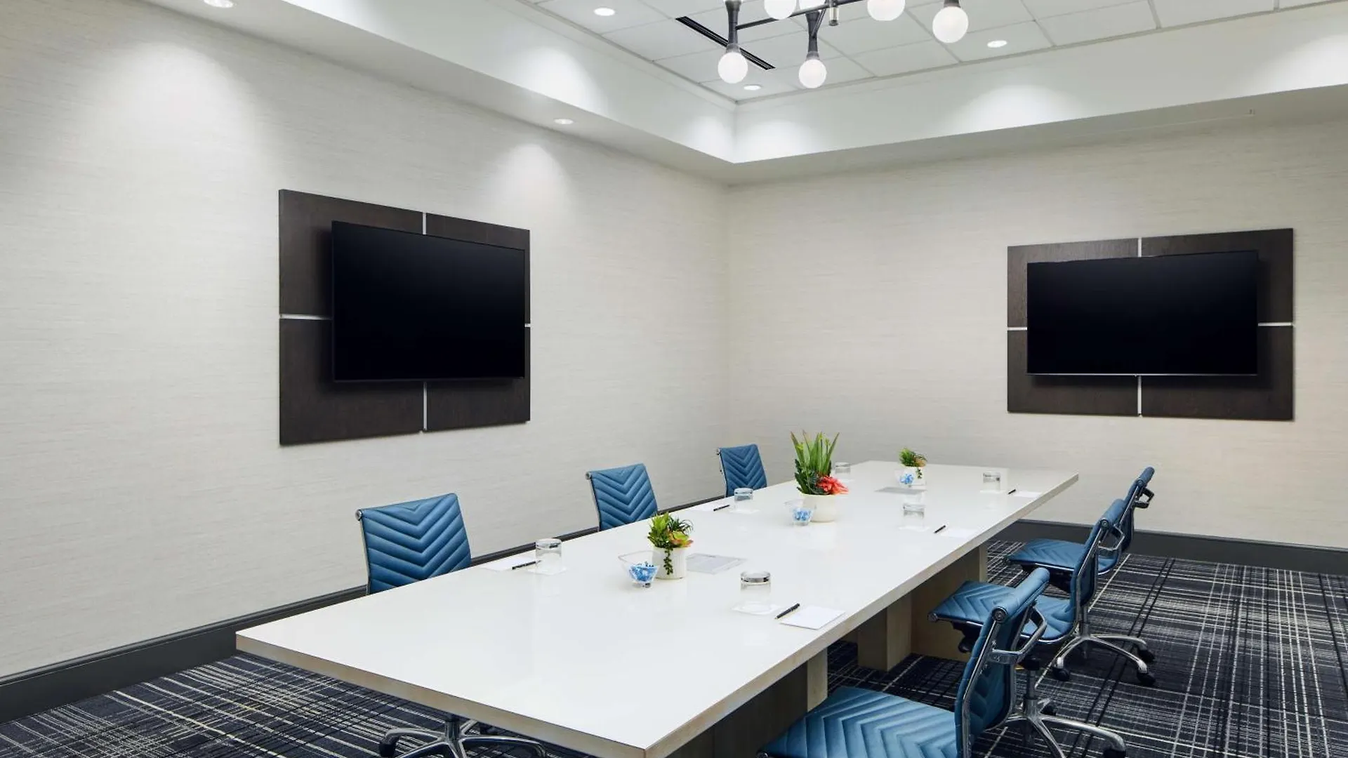 Hilton Charlotte Airport Hotel 4*,  ABD