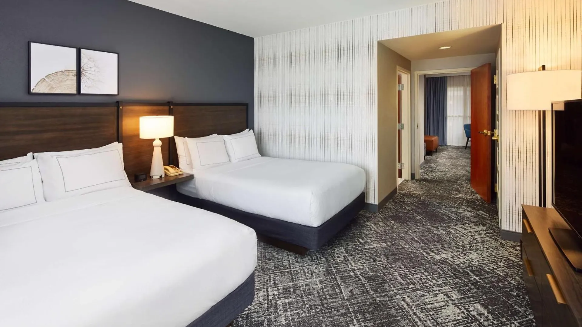 ****  Hilton Charlotte Airport Hotel ABD